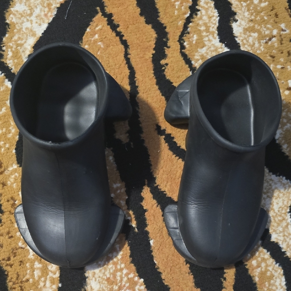 Men's Black Slip-On Rubber Clogs